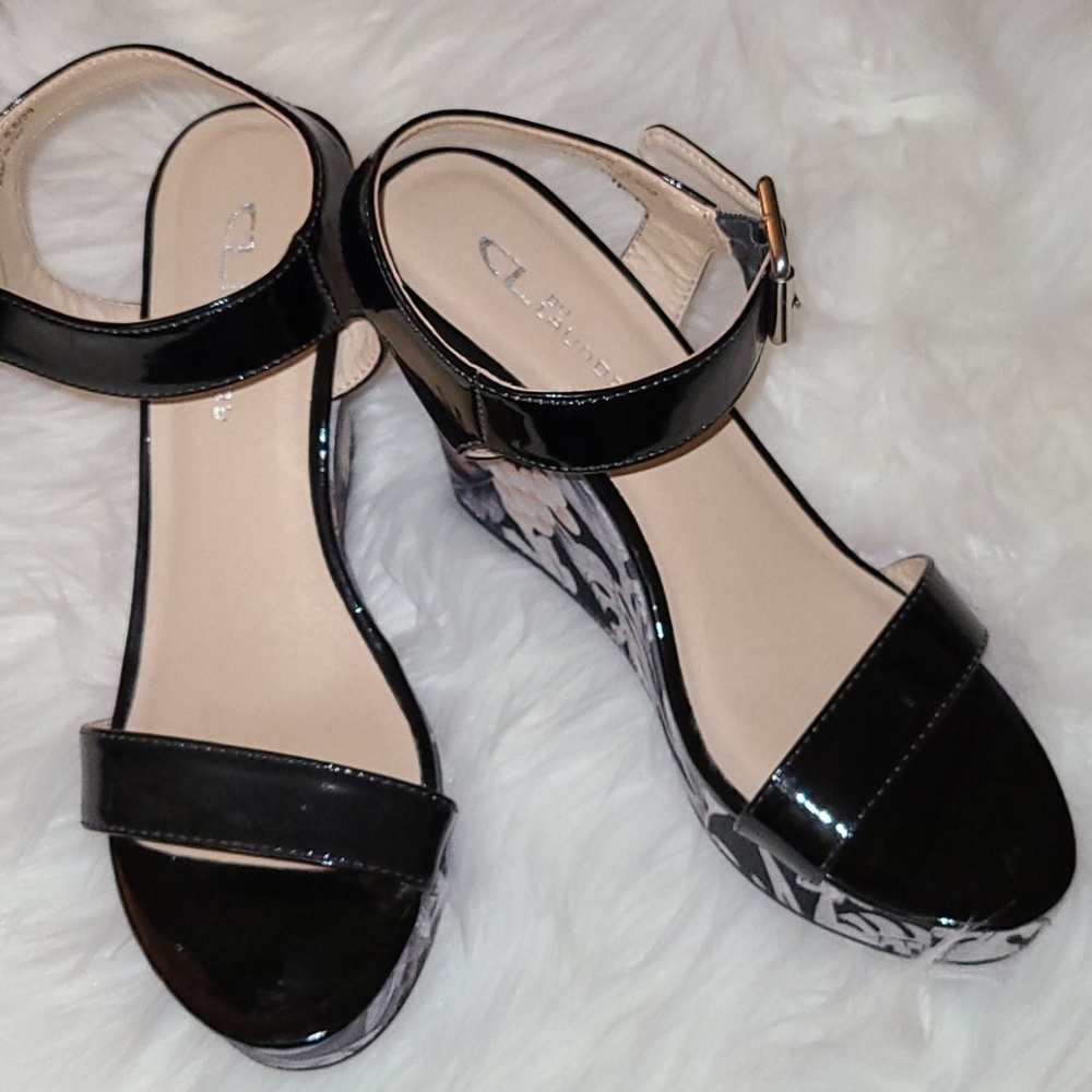Incredibly cute wedges, sandals